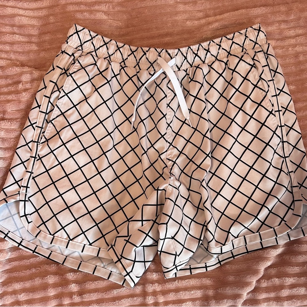 Retro Shorties - Picture 2 of 4